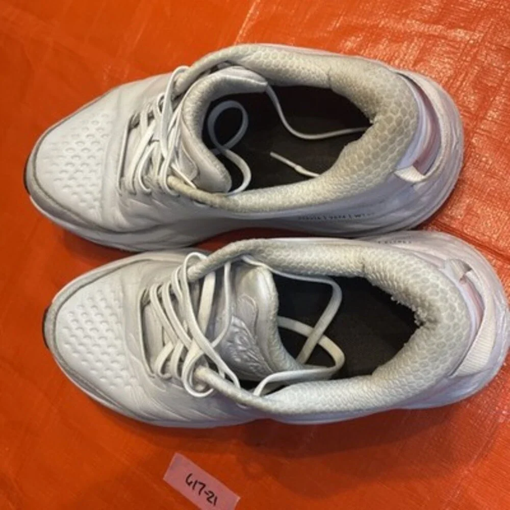 Hoka Size 9.5 -One One HOKA Bondi SR White. Very Cool Shoes, Priced To Sell